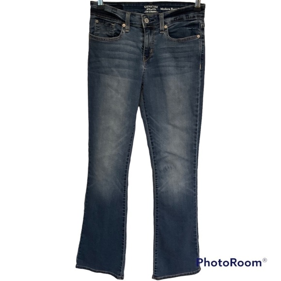 SIGNATURE LEVI JEANS MODERN BOOT CUT SIZE 6 - Picture 1 of 5